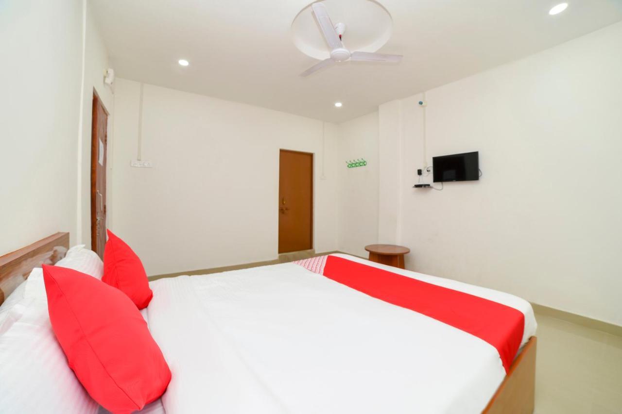 גווהטי Oyo 40893 Hotel Lotus מראה חיצוני תמונה